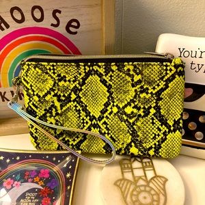 Small pouch clutch